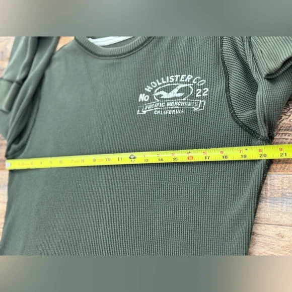 Hollister Men's Waffle Knit Long Sleeve Olive Green Casual Top, Size Medium - Picture 6 of 10